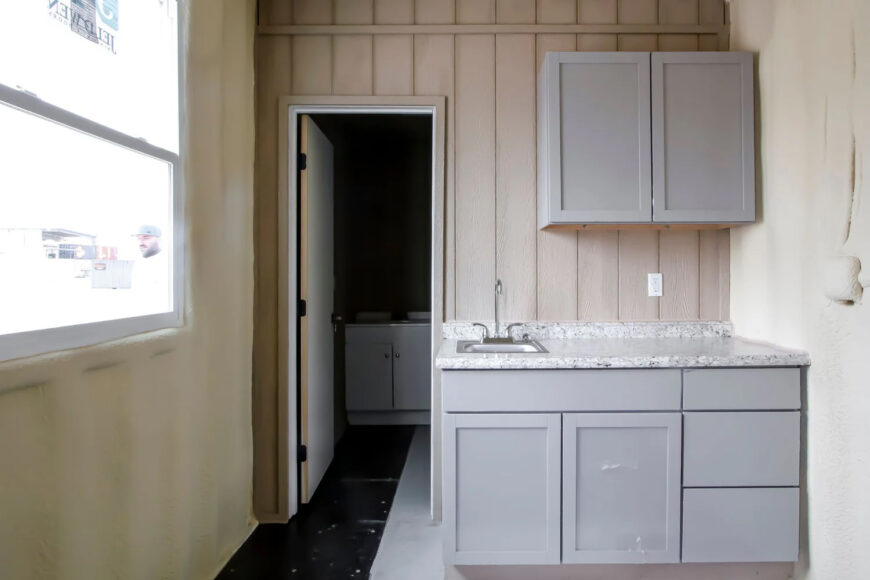 40' Hunting Cabin with Kitchenette and Bath - Image 7