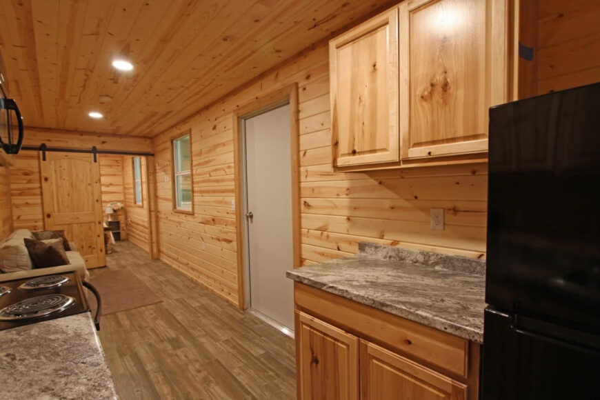 40' Retreat Cabin - Image 4