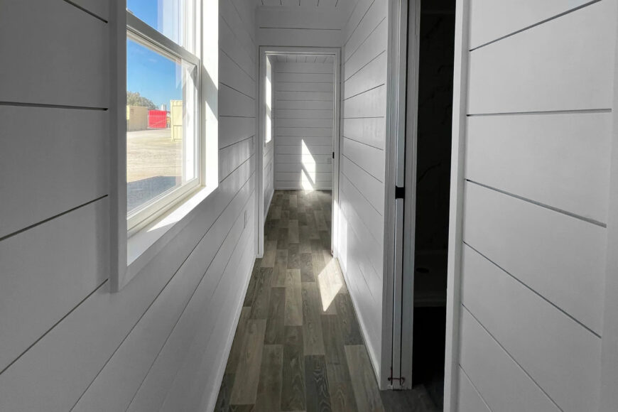 40' Modern Cabin - Image 6