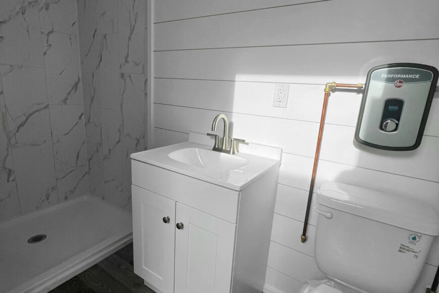 40' Modern Cabin - Image 7