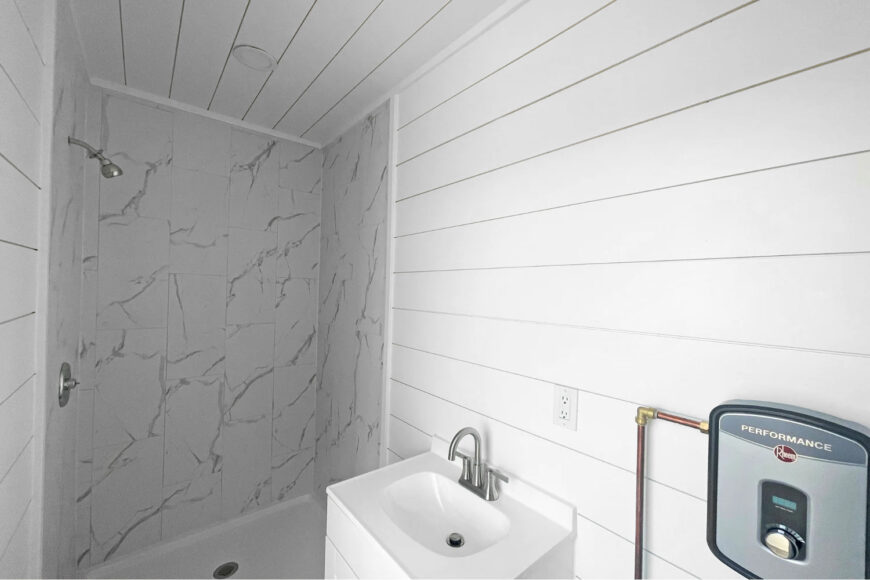 40' Modern Cabin - Image 8