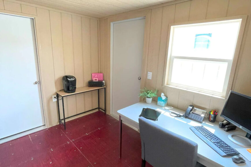 20' Mobile Office with Storage - Image 4