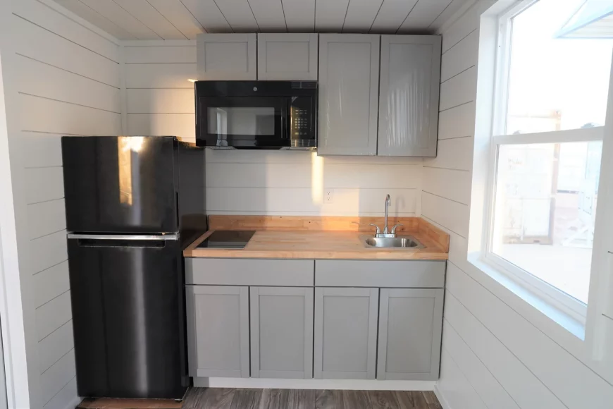 20' Modern Cabin - Image 6